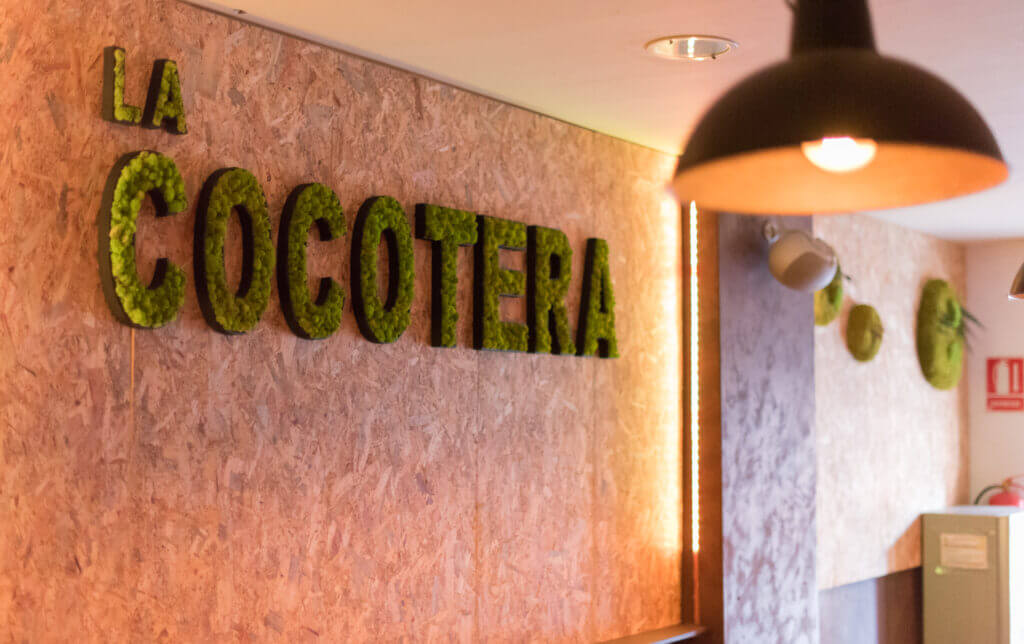 producto green identity logo coctelera
